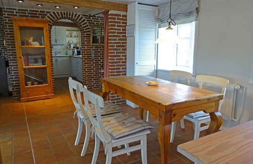 Nubelfeld House | Charming Thatched Cottage with Garden & Ocean View