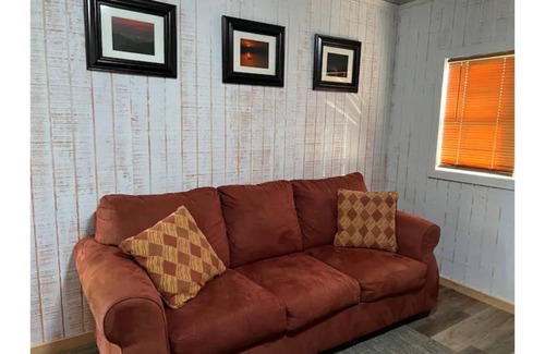 Kirby Cabin | Relax at Kick It Back Cabin 1: Pet Friendly Getaway