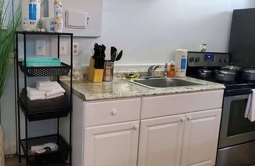 Lenoir City House | Cozy Tiny Home in Downtown Lenoir City, Close to the Lake