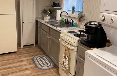 Printer Cabin | Cozy Tiny Home Quiet 1/1 Close to Riding Trails