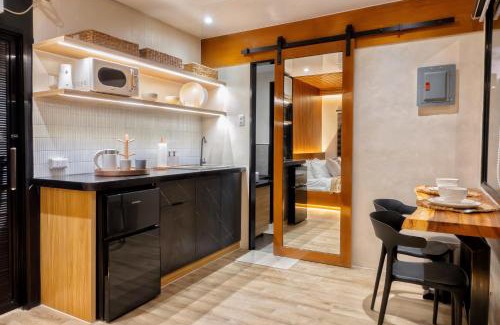 Poblacion District Villa | Guest Rated 10/10: Cozy Tiny Home with Hot Tub in City Center