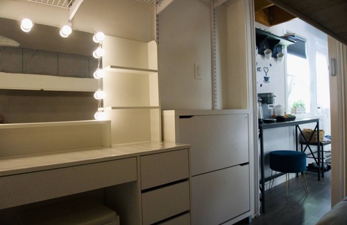 Athens Apartment | Charming Tiny House Near UGA with Kitchen & Breakfast