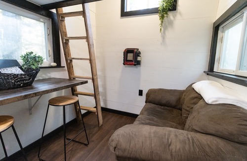 Center Conway Cottage | Charming Tiny House Glamping in the White Mountains