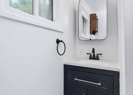 Dublin House | Inviting Tiny House on Main Street - Recently Renovated