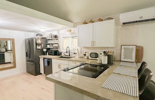 Porter Cottage | Welcoming Tiny House Perfect for Family Retreats
