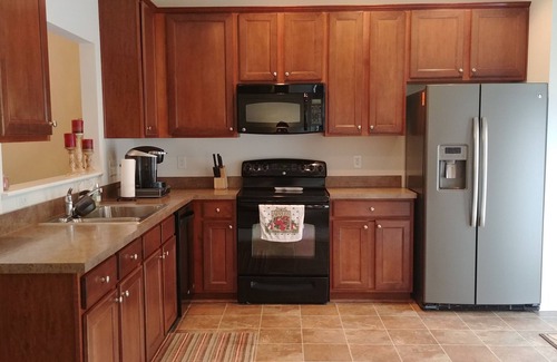 Winston - Salem House | Charming Townhome with Pet-Friendly Amenities & Top Reviews