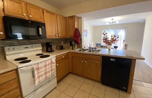 Lawrence House | Inviting Townhouse in West Lawrence, Pet & Child Friendly