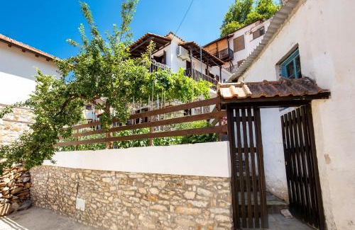 Kallirakhi House | Inviting Traditional House with Ocean Views in Thassos