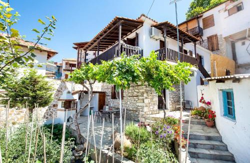 Kallirakhi House | Inviting Traditional House with Ocean Views in Thassos