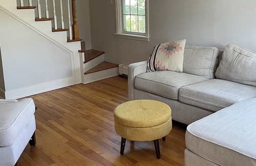 Bedford House | Cozy tranquil retreat in the heart of Bedford (pet friendly)