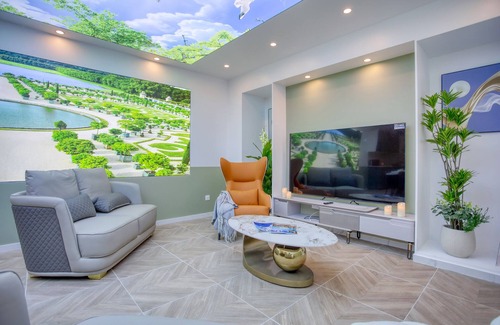 11th Arrondissement Apartment | Inviting 6BR Triplex with Air Conditioning and Breakfast