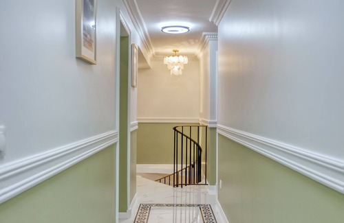 11th Arrondissement Apartment | Inviting 6BR Triplex with Air Conditioning and Breakfast