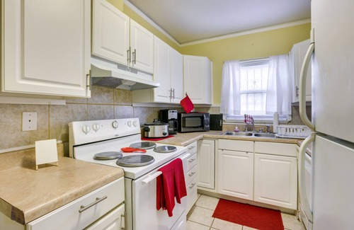 Tuskegee House | Inviting Tuskegee Home Near Auburn University Attractions