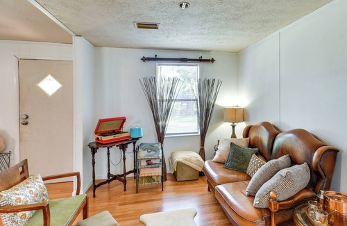 Macon County House | Cozy Tuskegee Home ~ 3 Mi to Tuskegee University!