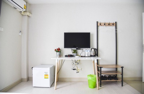 Ratchadaphisek Apartment | Comfortable Twin Room near Ratchada Train Market & MRT
