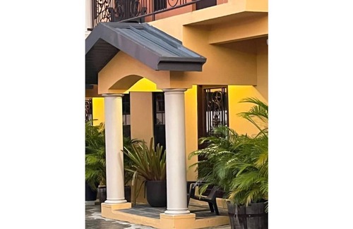 Claxton Bay Apartment | Inviting Two-Bedroom Townhouse with Family-Friendly Amenities