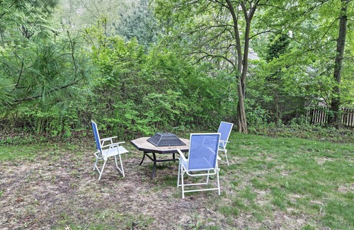 Union Pier Cottage | Inviting Union Pier House with Hot Tub, Deck & Backyard
