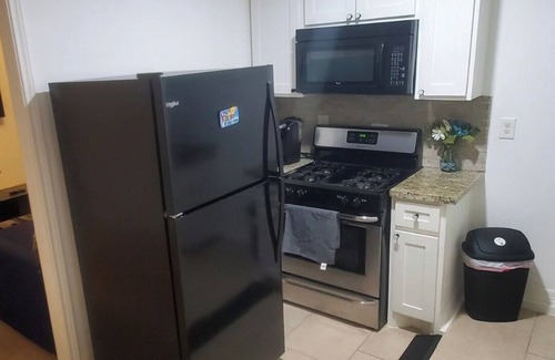 Spring Apartment | Cozy, Unique & Private Apartment in Prime Location Near IAH Airport
