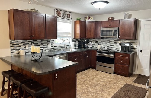 Bradley House | Updated 2 BR Home with Pool and Breakfast Included