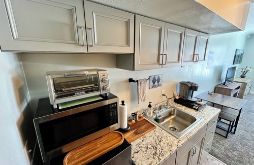 Brian Head Condo | COZY Updated Studio-KING bed, kitchenette-Pool/Spa/Sauna