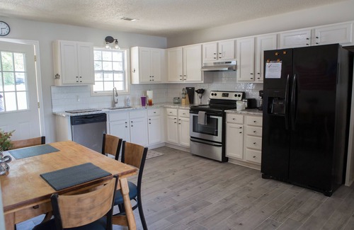 Lake Oconee Cottage | Cozy Waterfront Cottage on Lake Oconee - Guest Rated 10/10