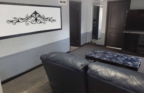 Pipestone House | Inviting Upper Apartment at Hiawatha House Near Pipestone