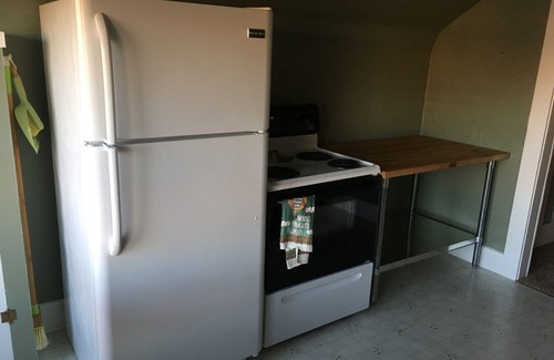 Wenatchee Apartment | Inviting 2-Bedroom Apartment with Spa in Downtown Wenatchee