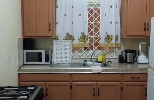 Mandeville House | Comfortable Apartment for Two with Scenic Views Awaiting You