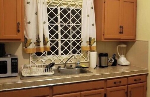 Mandeville House | Comfortable Apartment for Two with Scenic Views Awaiting You