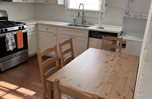 East Carrollton House | Inviting Uptown House with Spa and Hot Tub Amenities