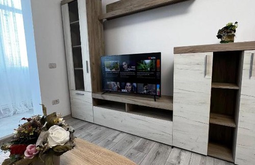 Zamca Apartment | Charming Urban Retreat in Beautiful Suceava, 9.5/10 Rated