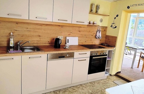 Bischofsgruen Apartment | Charming Vacation Apartment with Conservatory and Free WiFi