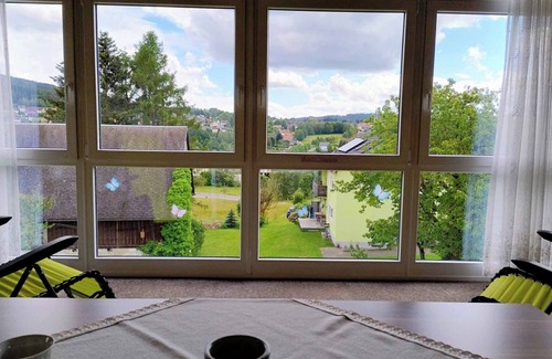 Bischofsgruen Apartment | Charming Vacation Apartment with Conservatory and Free WiFi
