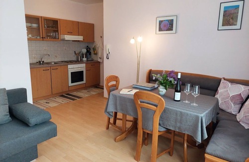 Spitz Apartment | Charming Vacation Apartment with Balcony & Ocean Views