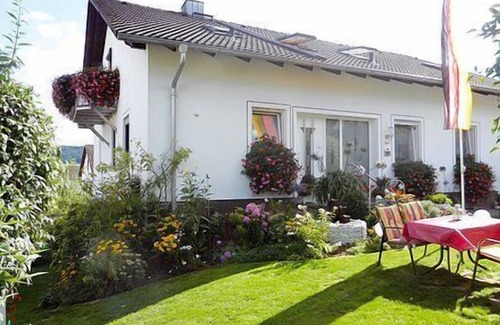 Beilngries Apartment | Perfect Vacation Apartment with Balcony for 2 Guests