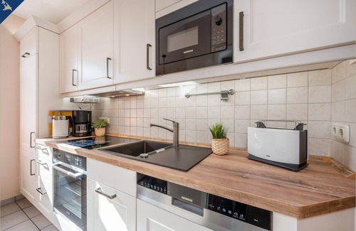 Zinnowitz Apartment | Exceptional Holtz App. 1: Oceanfront Retreat in Zinnowitz