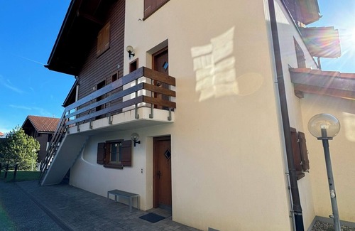 Uors Apartment | Cozy vacation apartment in Val Lumnezia GR with sunny seating area