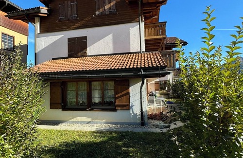 Uors Apartment | Cozy vacation apartment in Val Lumnezia GR with sunny seating area