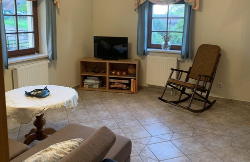 Radeburg Apartment | Charming Farm Stay: Cozy Vacation Apartment for Families
