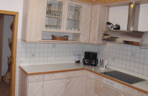 Jesberg Apartment | Inviting Vacation Apartment for 10, Near A49 with Hot Tub