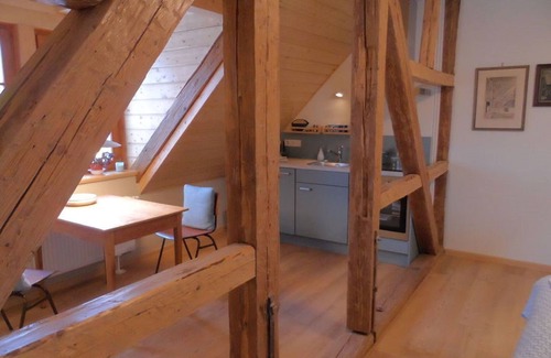 Roßdorf Apartment | Charming Vacation Apartment for Two with Free WiFi
