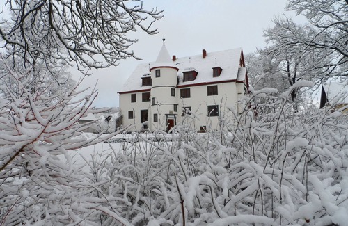 Roßdorf Apartment | Charming Vacation Apartment for Two with Free WiFi