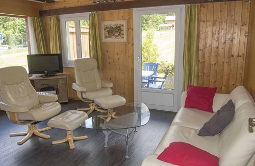 Adelboden House | Pet-Friendly 3½ Bedroom Holiday Home for Up to 7 Guests