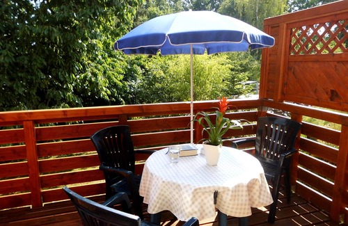 Aerzen House | Idyllic Nature Retreat with Pool & Ocean Views, Rated 10/10