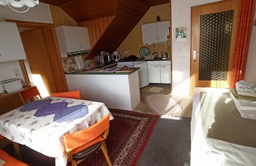 Wellheim Apartment | Inviting Vacation Home for 4 with Breakfast & Kitchen