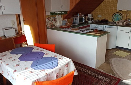 Wellheim Apartment | Inviting Vacation Home for 4 with Breakfast & Kitchen