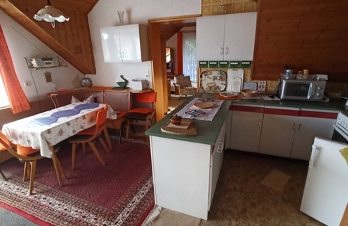 Wellheim Apartment | Inviting Vacation Home for 4 with Breakfast & Kitchen