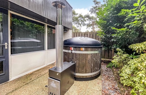 Langstraat House | Serene Vacation Home Near Nature with Spa and Pet-Friendly Amenities
