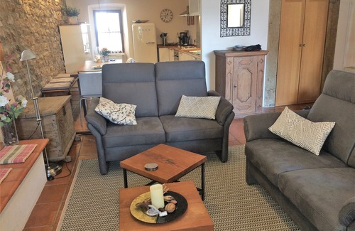 Muslone House | Idyllic Lake View Home with Garden & Patio - Rated 9.8/10