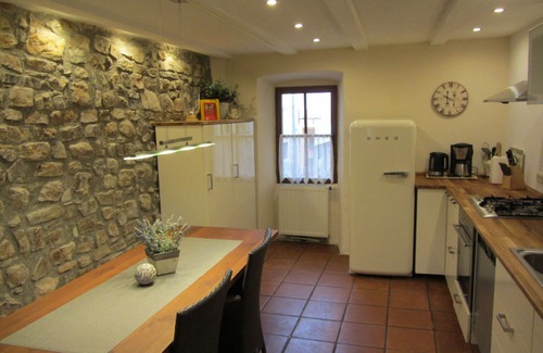 Muslone House | Idyllic Lake View Home with Garden & Patio - Rated 9.8/10
